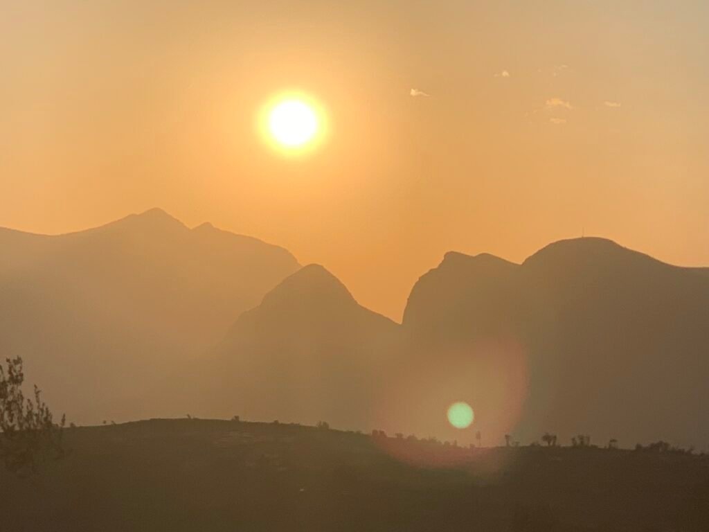 Budget Itinerary Oman. Sunset Viewpoint at Jebel Shams