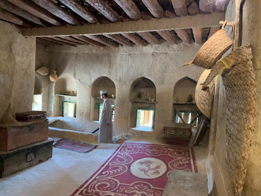 Best Places worth the admission in Oman. The interior of the Bait Al Safah.