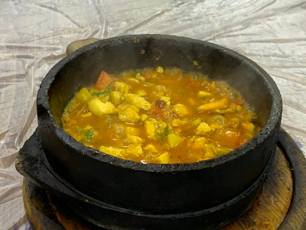 16days Saudi Arabia Itinerary. Affordable Yemeni Food at Al Sukhayrat in Al Ula.