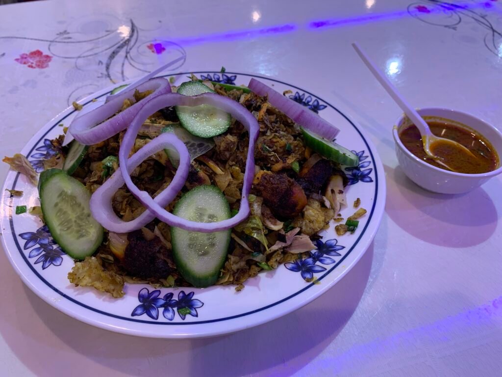 Mmmm....,comforting Koftu in a Sri Lankan restaurant in Jeddah. The owners has an electric fly swat which every eatery should have to combat the flies.