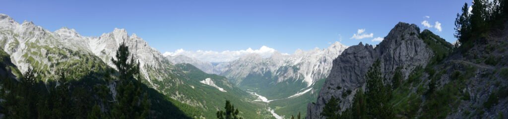 Almost reaching the Valbona pass